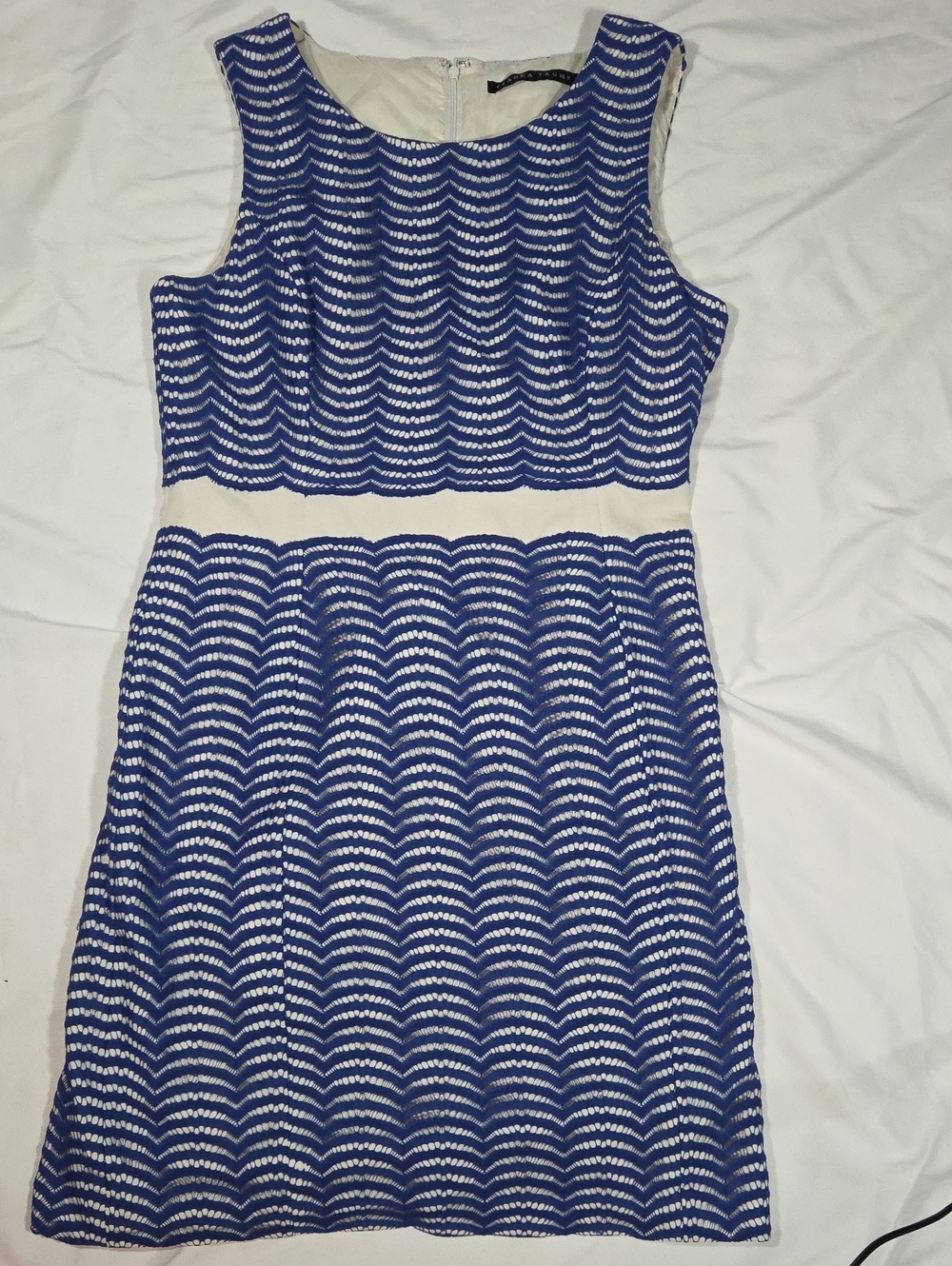 Ivanka Trump Royal Blue Off White Lace Overlay Sleeveless Pencil Dress Size 12